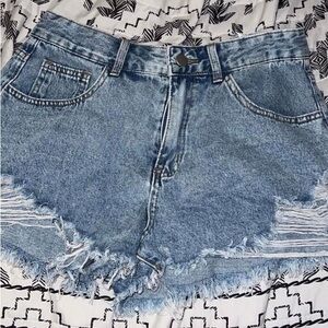 Light washed jeans shorts from Shein!